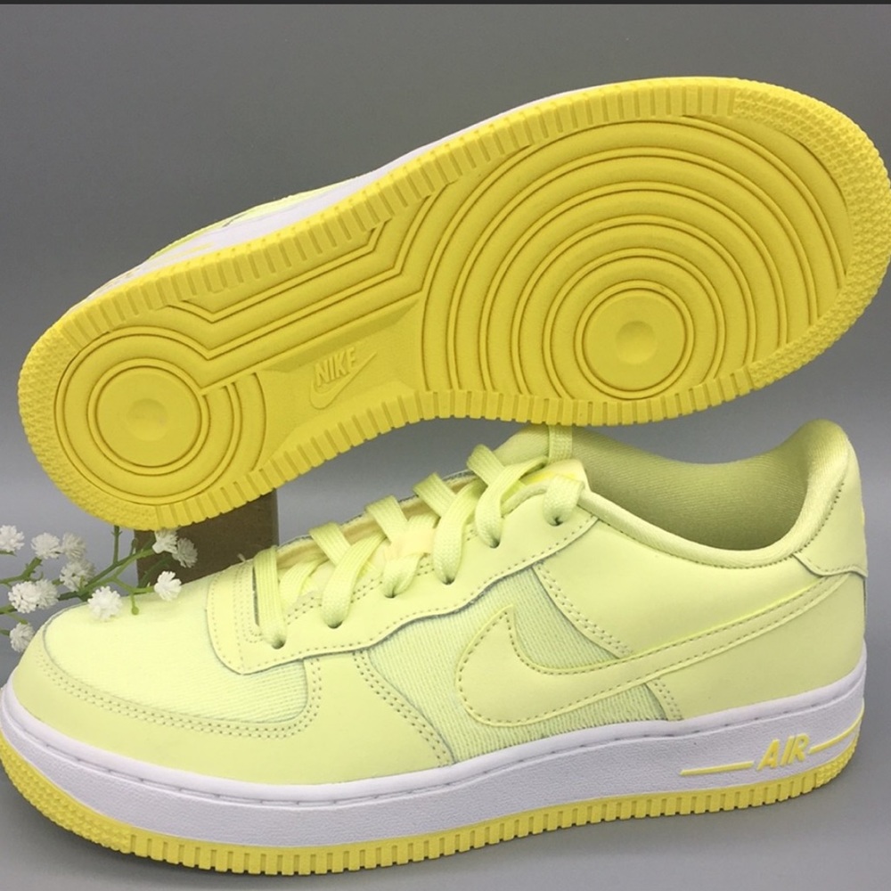 NIKE AIR FORCE 1 LV8 (GS) citron tiny/yellow - Picture 3 of 16